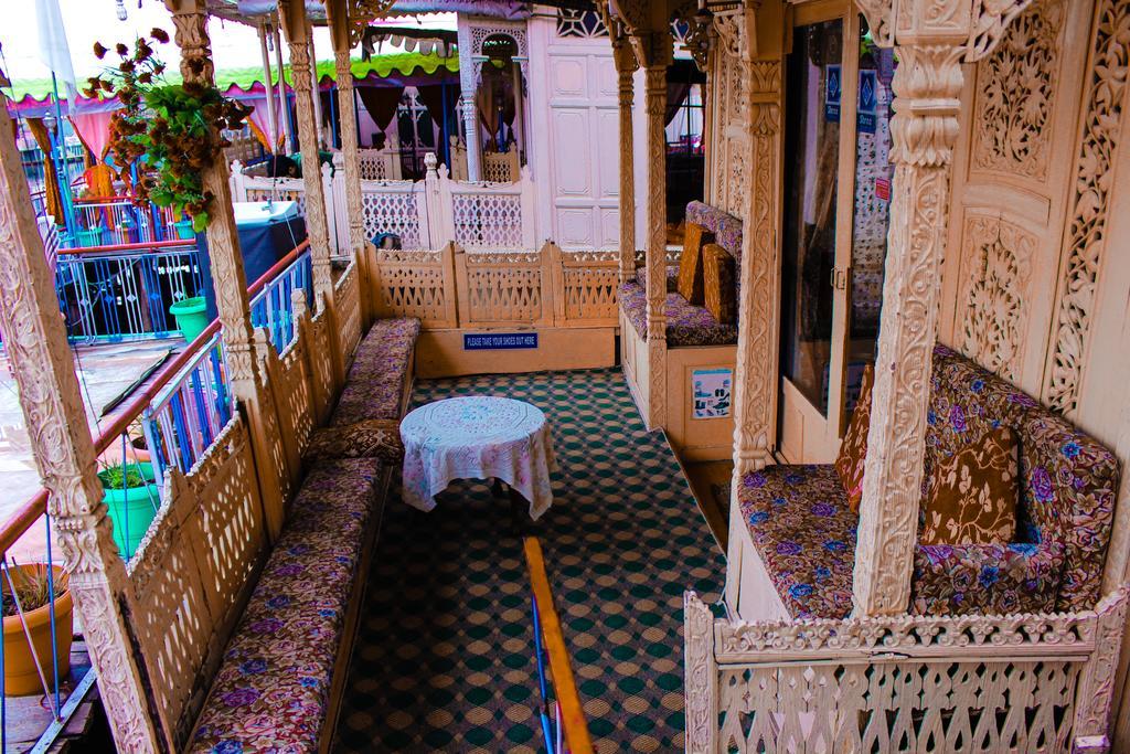Aziz Palace Group Of Houseboats Srīnagar Exteriör bild